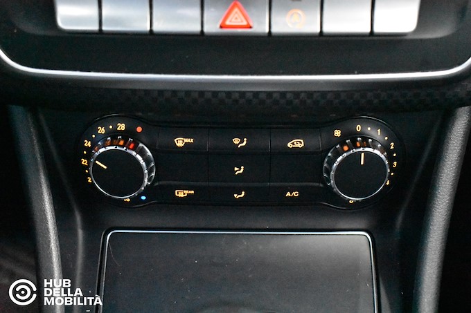 MERCEDES-BENZ A 180 d Sport